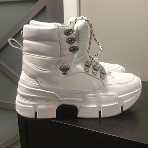 🆕 Truffle collection white Lace up chunky high top shoes